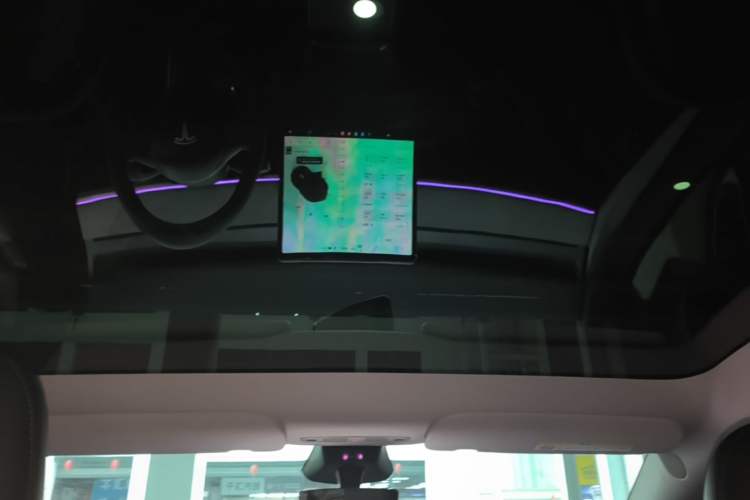 Used Tesla Model Y 2024 Rear-Wheel-Drive Version Headliner