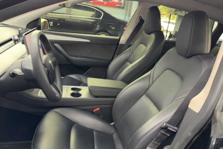 Used Tesla Model Y 2024 Rear-Wheel-Drive Version Interior 1