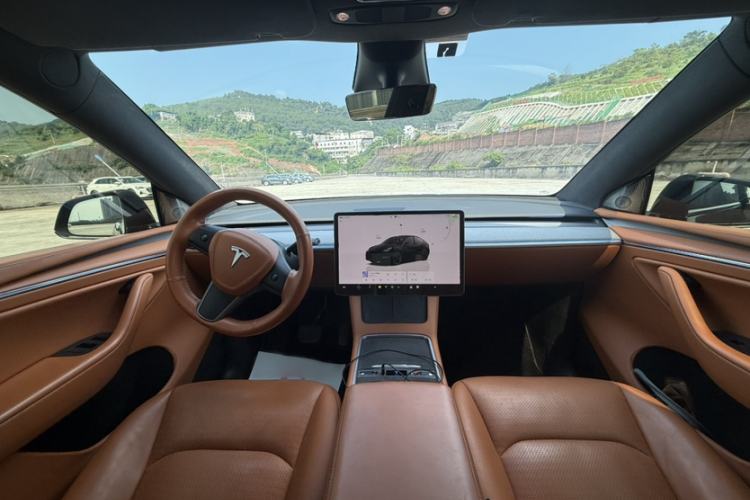 Used Tesla Model Y 2024 Rear-Wheel-Drive Version Interior 1