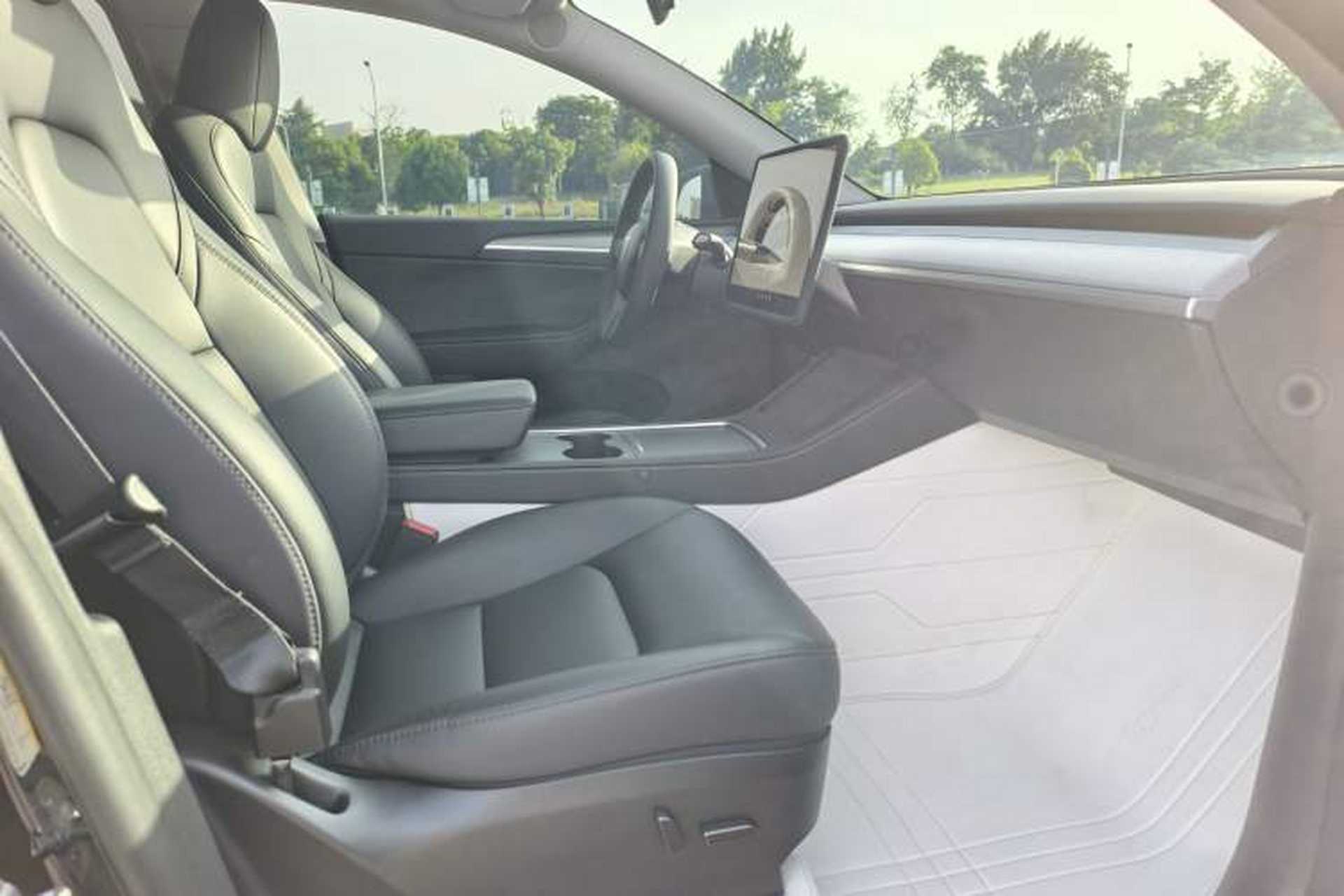 Used Tesla Model Y 2024 Rear-Wheel-Drive Version Interior 10