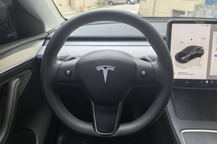Used Tesla Model Y 2024 Rear-Wheel-Drive Version Interior 2