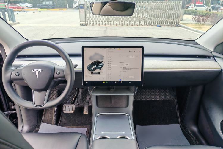 Used Tesla Model Y 2024 Rear-Wheel-Drive Version Interior 2