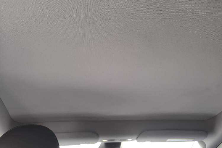 Used Tesla Model Y 2024 Rear-Wheel-Drive Version Interior 7