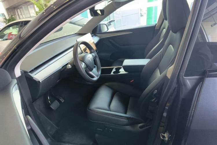 Used Tesla Model Y 2024 Rear-Wheel-Drive Version Left Front Seat