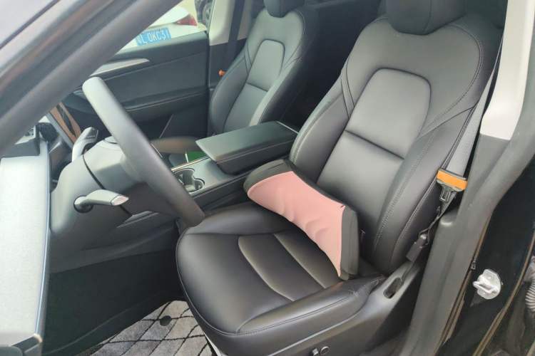 Used Tesla Model Y 2024 Long-Range All-Wheel-Drive Version Left Front Seat