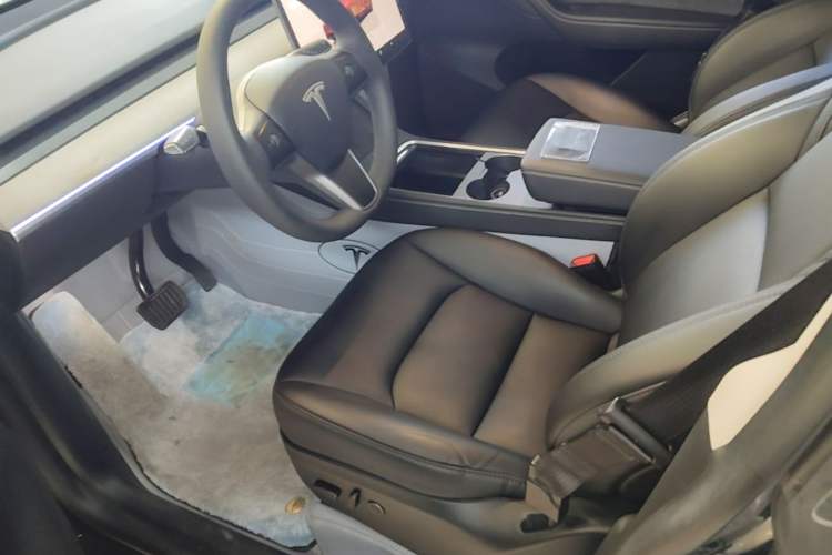 Used Tesla Model Y 2024 Rear-Wheel-Drive Version Left Front Seat
