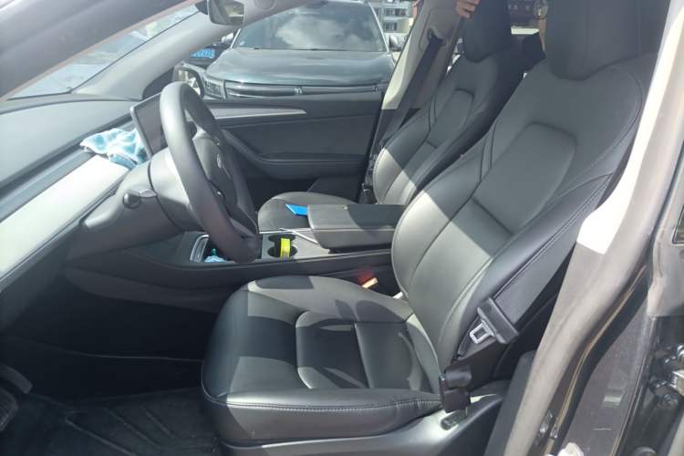 Used Tesla Model Y 2024 Long-Range All-Wheel-Drive Version Left Front Seat