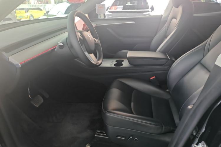 Used Tesla Model Y 2024 Rear-Wheel-Drive Version Left Front Seat