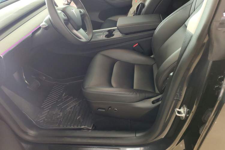 Used Tesla Model Y 2024 Rear-Wheel-Drive Version Left Front Seat