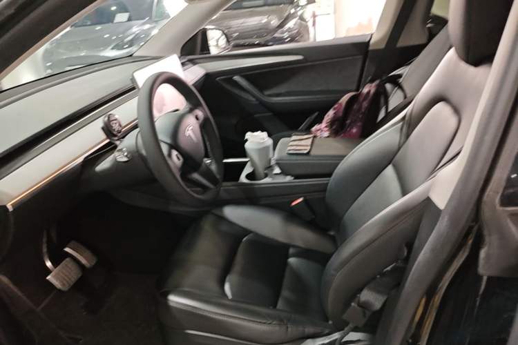 Used Tesla Model Y 2024 Rear-Wheel-Drive Version Left Front Seat