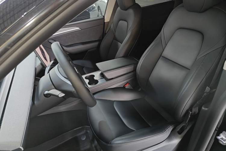 Used Tesla Model Y 2024 Rear-Wheel-Drive Version Left Front Seat