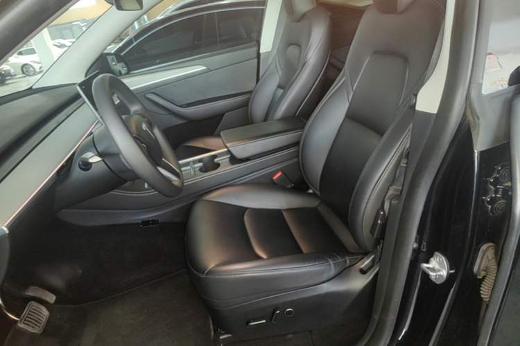 Used Tesla Model Y 2024 Rear-Wheel-Drive Version Left Front Seat