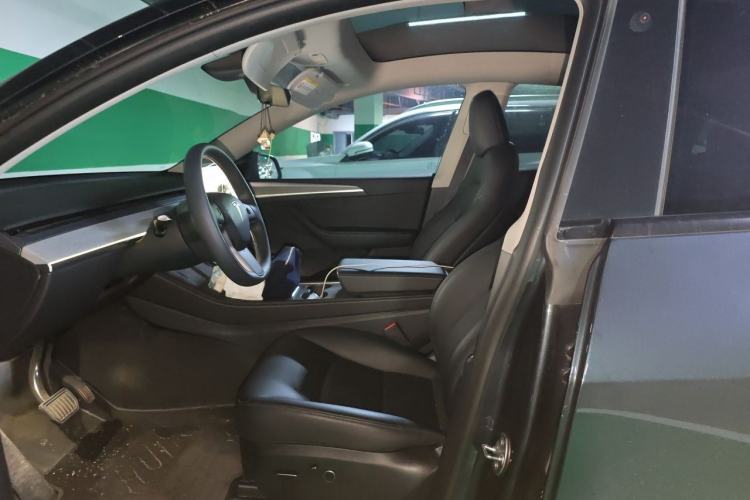 Used Tesla Model Y 2024 Rear-Wheel-Drive Version Left Front Seat