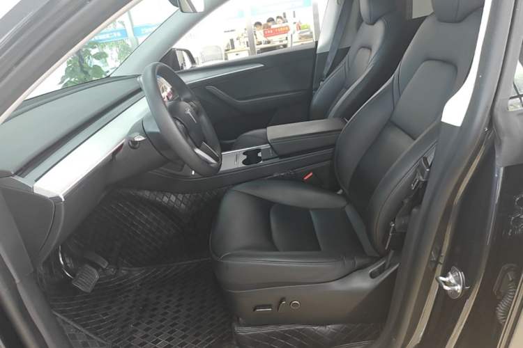 Used Tesla Model Y 2024 Rear-Wheel-Drive Version Left Front Seat