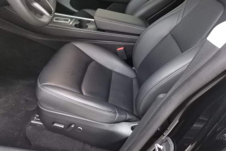 Used Tesla Model Y 2024 Rear-Wheel-Drive Version Left Front Seat