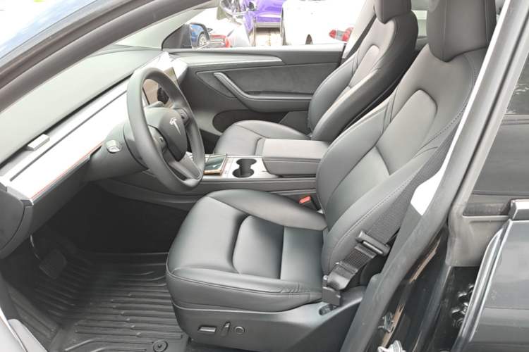 Used Tesla Model Y 2024 Rear-Wheel-Drive Version Left Front Seat