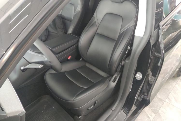 Used Tesla Model Y 2024 Rear-Wheel-Drive Version Left Front Seat