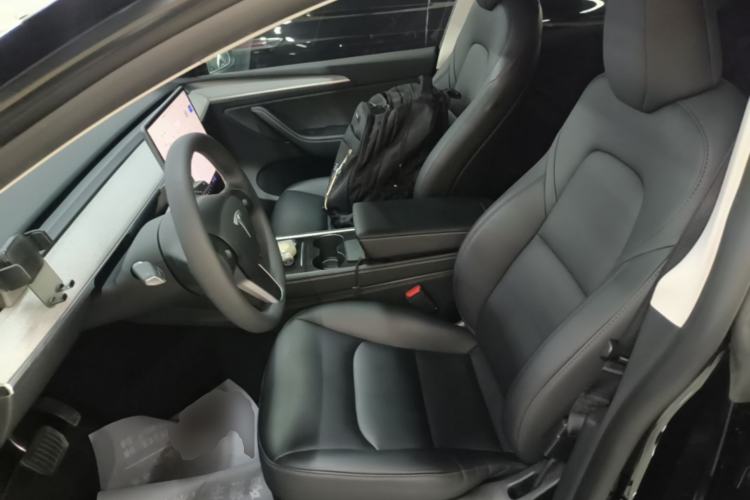 Used Tesla Model Y 2024 Long-Range All-Wheel-Drive Version Left Front Seat