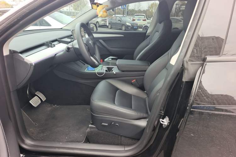 Used Tesla Model Y 2024 Performance High-Performance Edition Left Front Seat