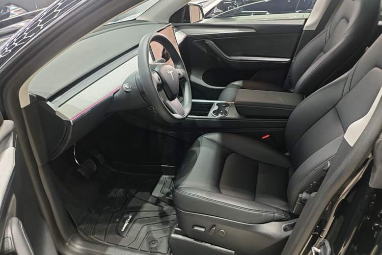 Used Tesla Model Y 2024 Rear-Wheel-Drive Version Left Front Seat