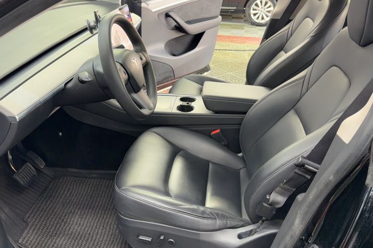 Used Tesla Model Y 2024 Rear-Wheel-Drive Version Left Front Seat