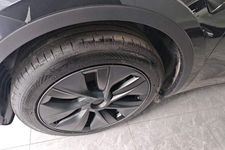 Used Tesla Model Y 2024 Rear-Wheel-Drive Version Left Front Wheel Hub