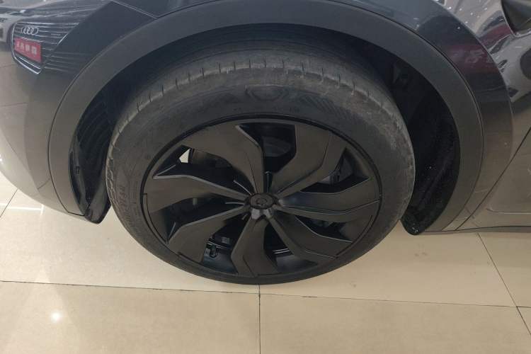 Used Tesla Model Y 2024 Rear-Wheel-Drive Version Left Front Wheel Hub