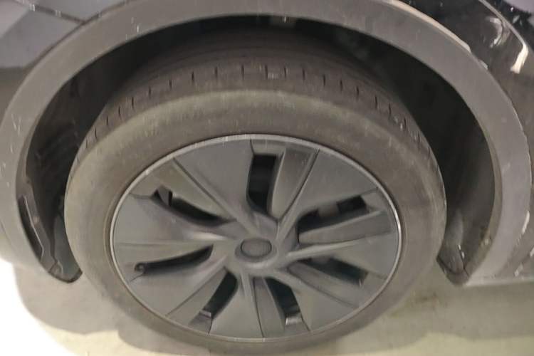 Used Tesla Model Y 2024 Rear-Wheel-Drive Version Left Front Wheel Hub