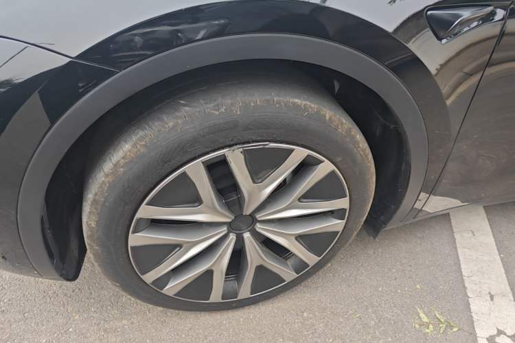 Used Tesla Model Y 2024 Rear-Wheel-Drive Version Left Front Wheel Hub