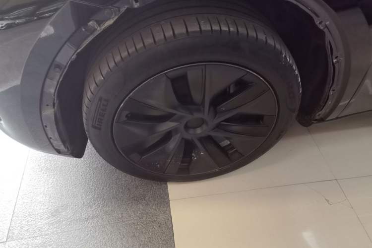 Used Tesla Model Y 2024 Rear-Wheel-Drive Version Left Front Wheel Hub