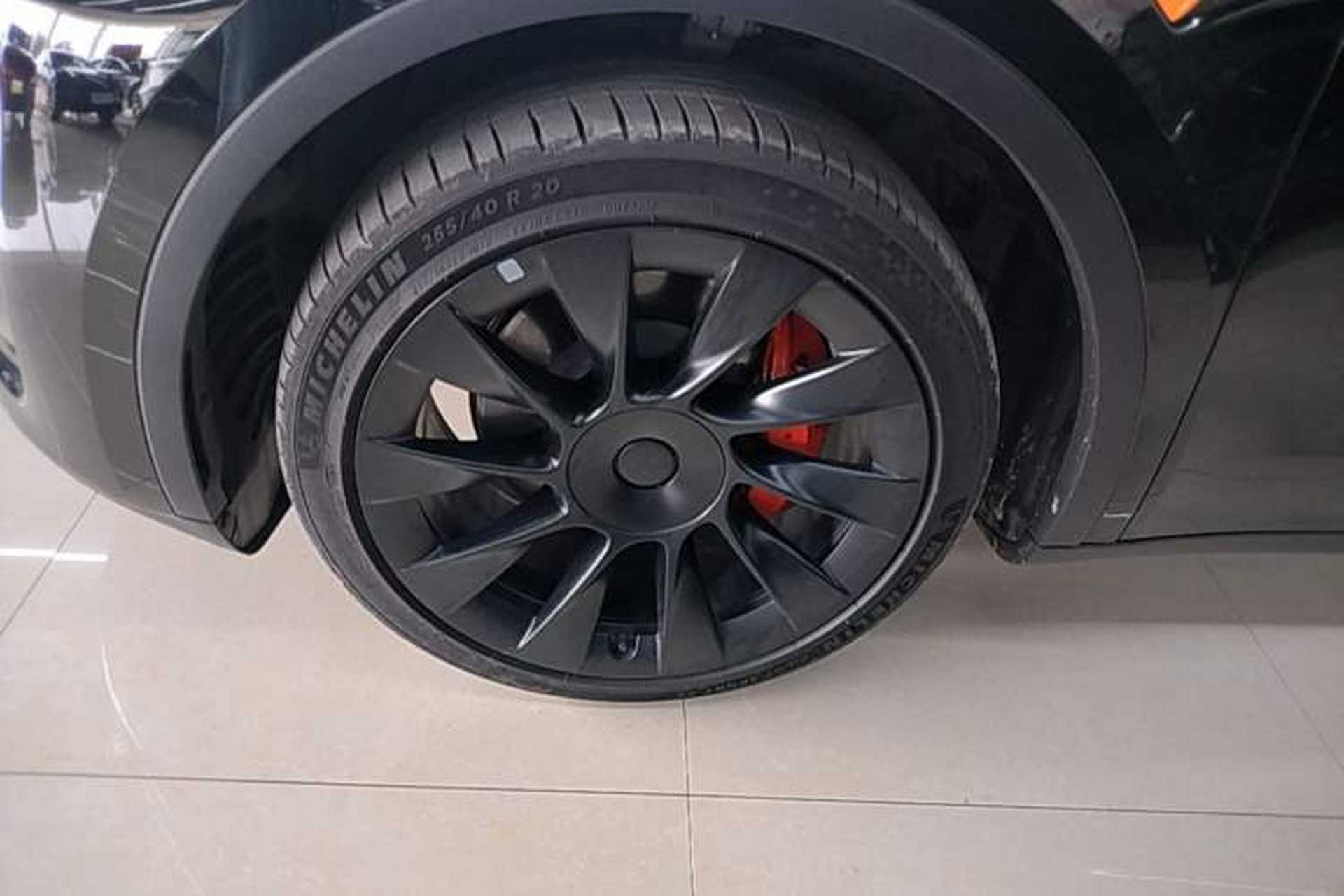 Used Tesla Model Y 2024 Rear-Wheel-Drive Version Left Front Wheel Hub