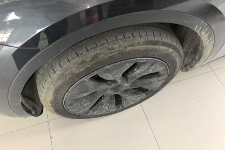 Used Tesla Model Y 2024 Rear-Wheel-Drive Version Left Front Wheel Hub