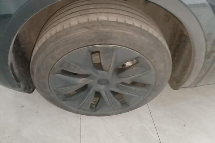 Used Tesla Model Y 2024 Rear-Wheel-Drive Version Left Front Wheel Hub