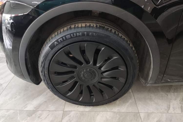 Used Tesla Model Y 2024 Rear-Wheel-Drive Version Left Front Wheel Hub