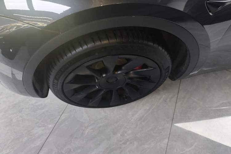 Used Tesla Model Y 2024 Rear-Wheel-Drive Version Left Front Wheel Hub