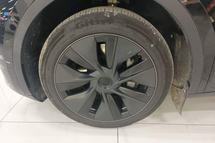 Used Tesla Model Y 2024 Rear-Wheel-Drive Version Left Front Wheel Hub
