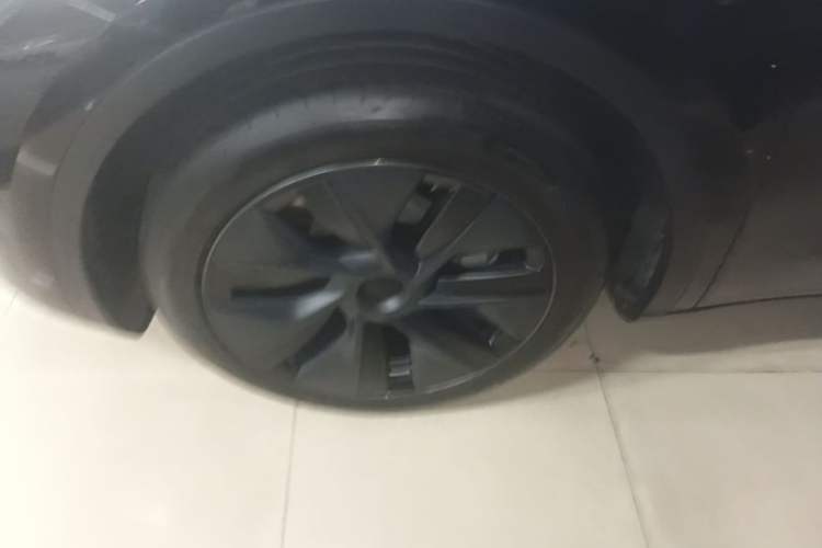 Used Tesla Model Y 2024 Rear-Wheel-Drive Version Left Front Wheel Hub