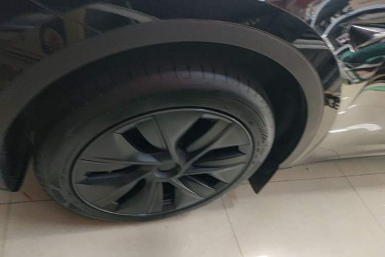 Used Tesla Model Y 2024 Rear-Wheel-Drive Version Left Front Wheel Hub