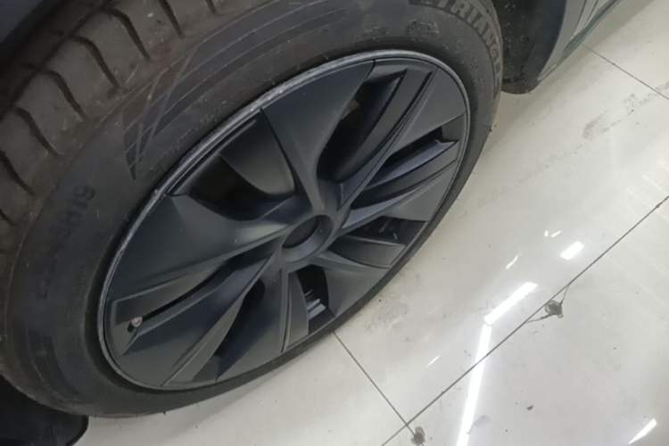 Used Tesla Model Y 2024 Rear-Wheel-Drive Version Left Front Wheel Hub