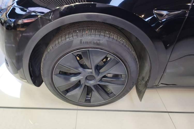 Used Tesla Model Y 2024 Rear-Wheel-Drive Version Left Front Wheel Hub