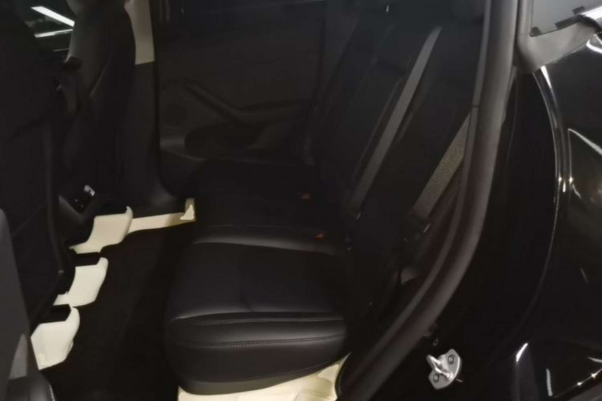 Used Tesla Model Y 2024 Rear-Wheel-Drive Version Left Rear Seat