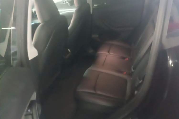 Used Tesla Model Y 2024 Rear-Wheel-Drive Version Left Rear Seat