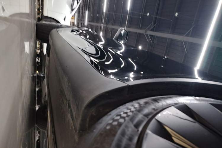 Used Tesla Model Y 2024 Long-Range All-Wheel-Drive Version Left Side Sill