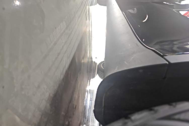 Used Tesla Model Y 2024 Rear-Wheel-Drive Version Left Side Sill