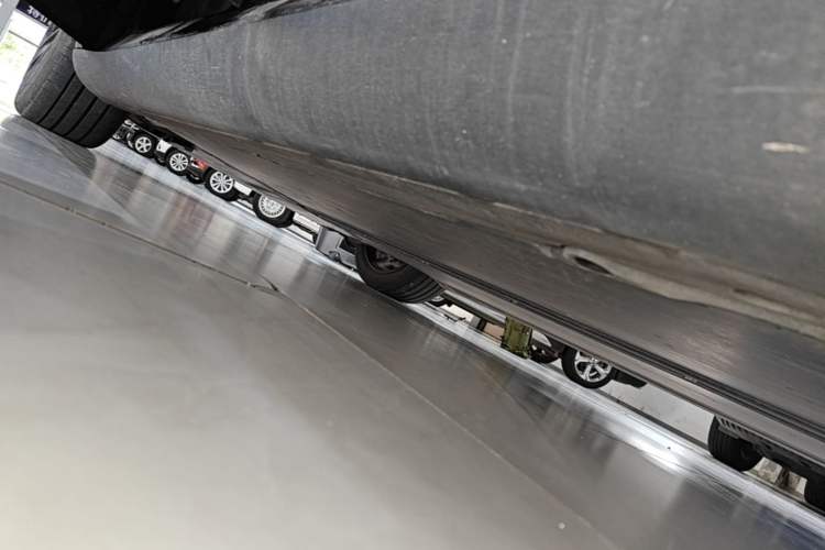 Used Tesla Model Y 2024 Rear-Wheel-Drive Version Left Side Sill
