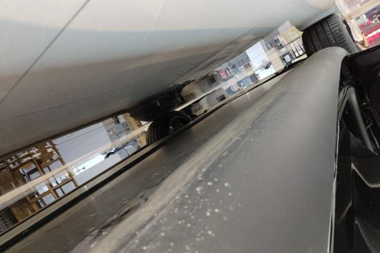 Used Tesla Model Y 2024 Long-Range All-Wheel-Drive Version Left Side Sill