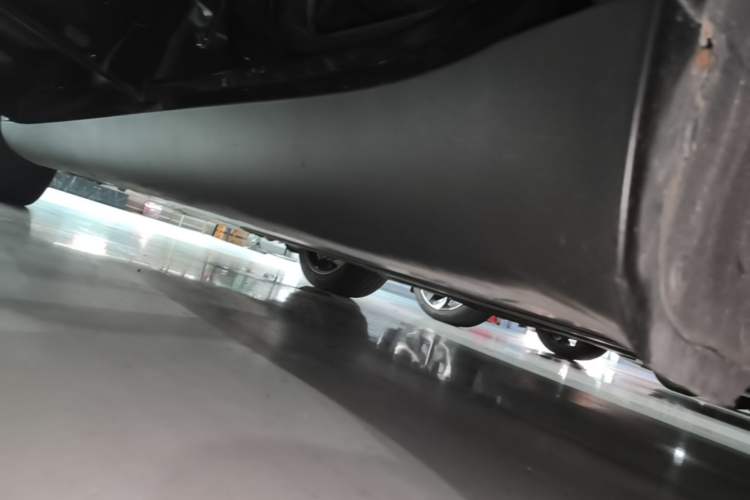 Used Tesla Model Y 2024 Rear-Wheel-Drive Version Left Side Sill