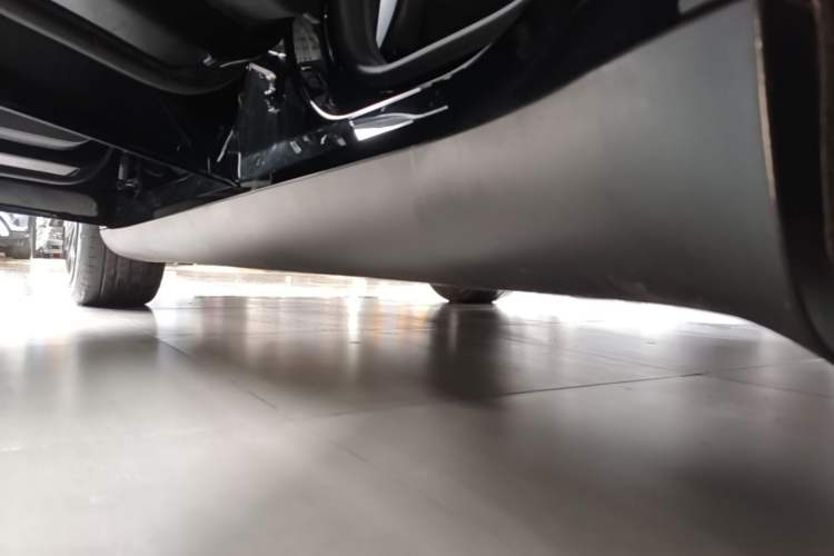 Used Tesla Model Y 2024 Rear-Wheel-Drive Version Left Side Sill