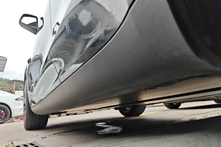 Used Tesla Model Y 2024 Rear-Wheel-Drive Version Left Side Sill
