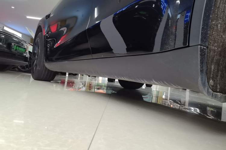 Used Tesla Model Y 2024 Rear-Wheel-Drive Version Left Side Sill
